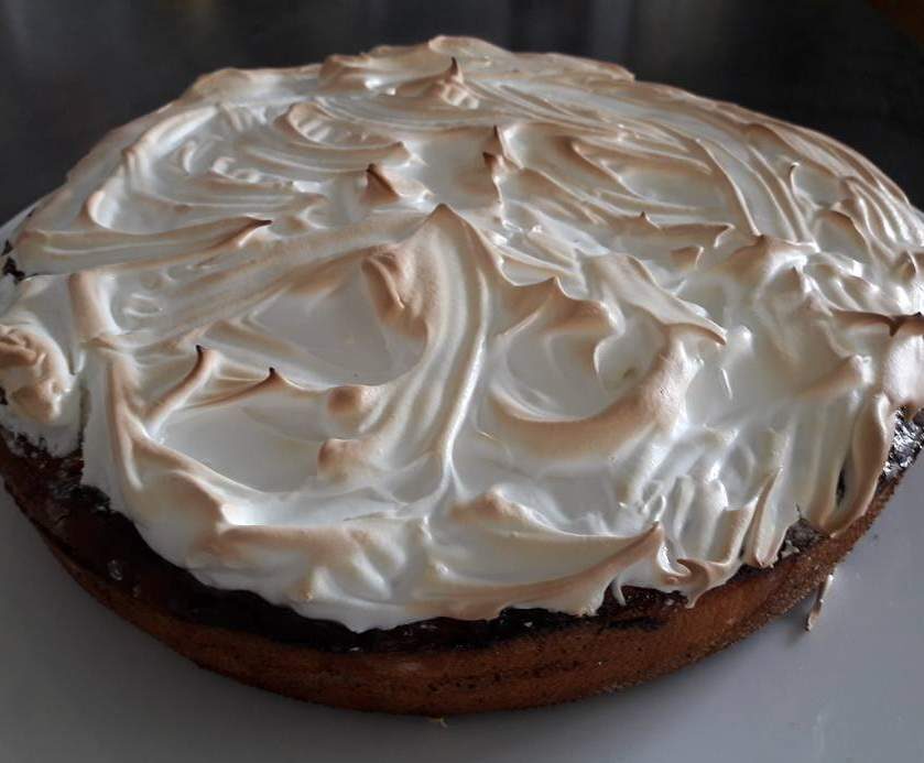 Tarte briochée meringuée à la rhubarbe