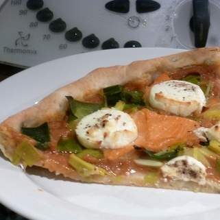 Tarte poireau-saumon façon pizza