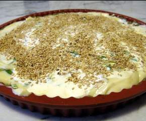 Tarte Salée au céleri en branches, Tofu fumé et sauce blanche (recette à IG bas)