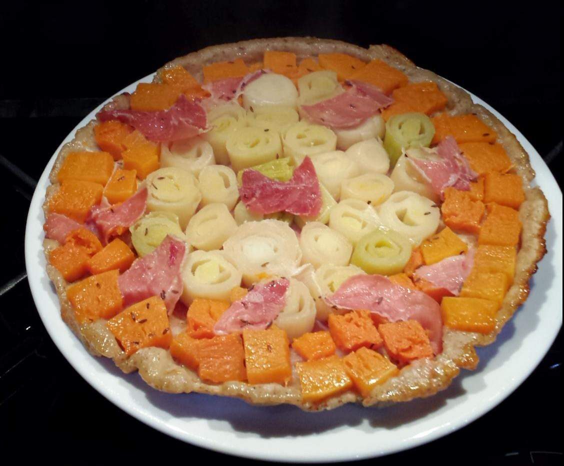 Tarte tatin: poireau, potiron, jb de pays, noisettes.