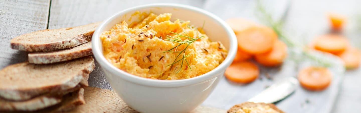 Tartinade de carottes au chèvre et carvi