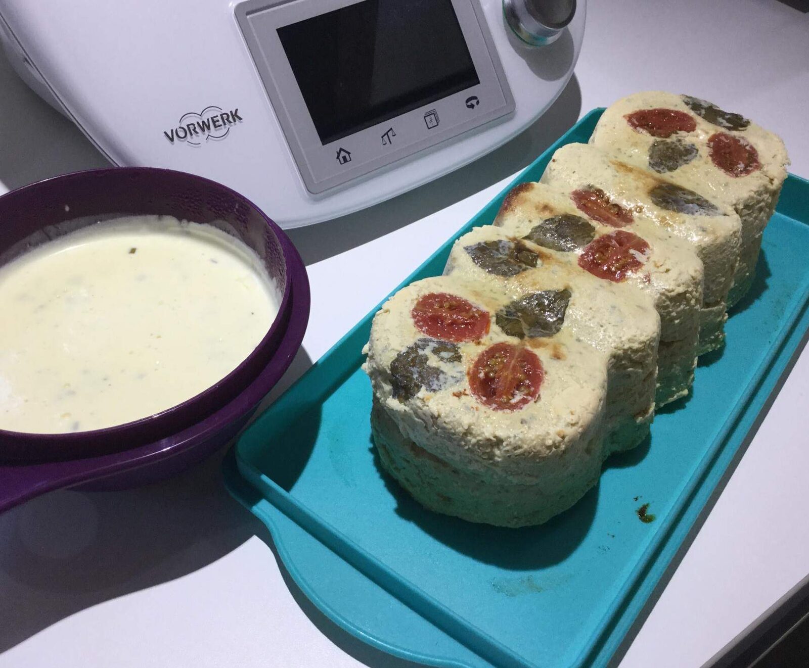 TERRINE POULET/BASILIC ET SAUCE CITRONNEE