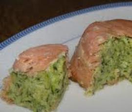 Timbales de saumon à la mousse de courgette
