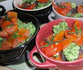 Tomates farcies aux escargots sur compotée de tomate (un régal)