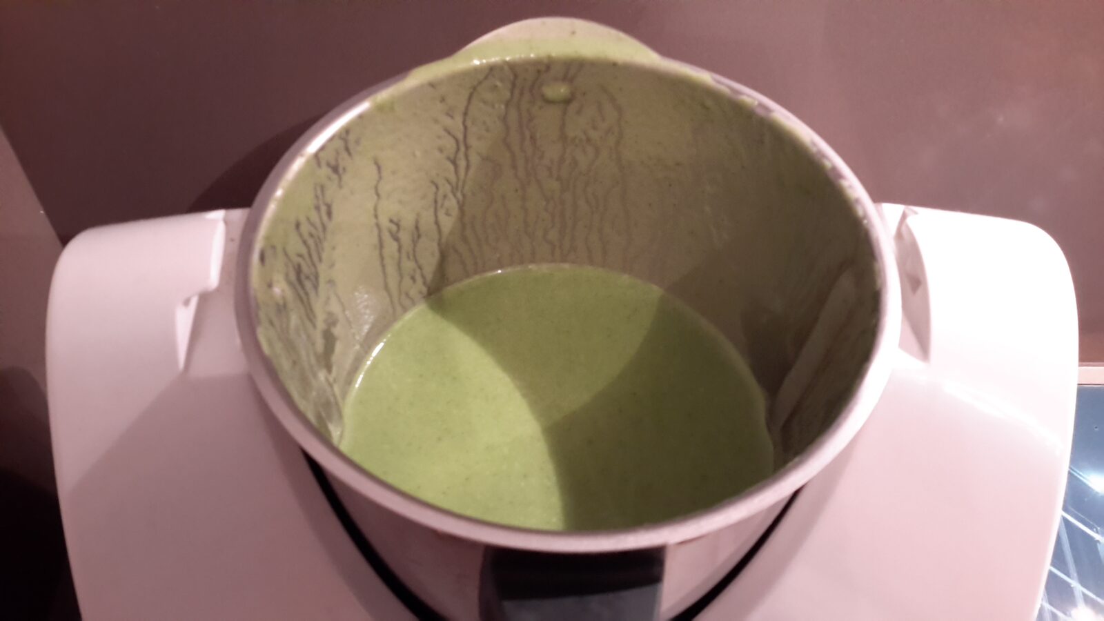 Velouté de courgette et épinard à la vache qui rit