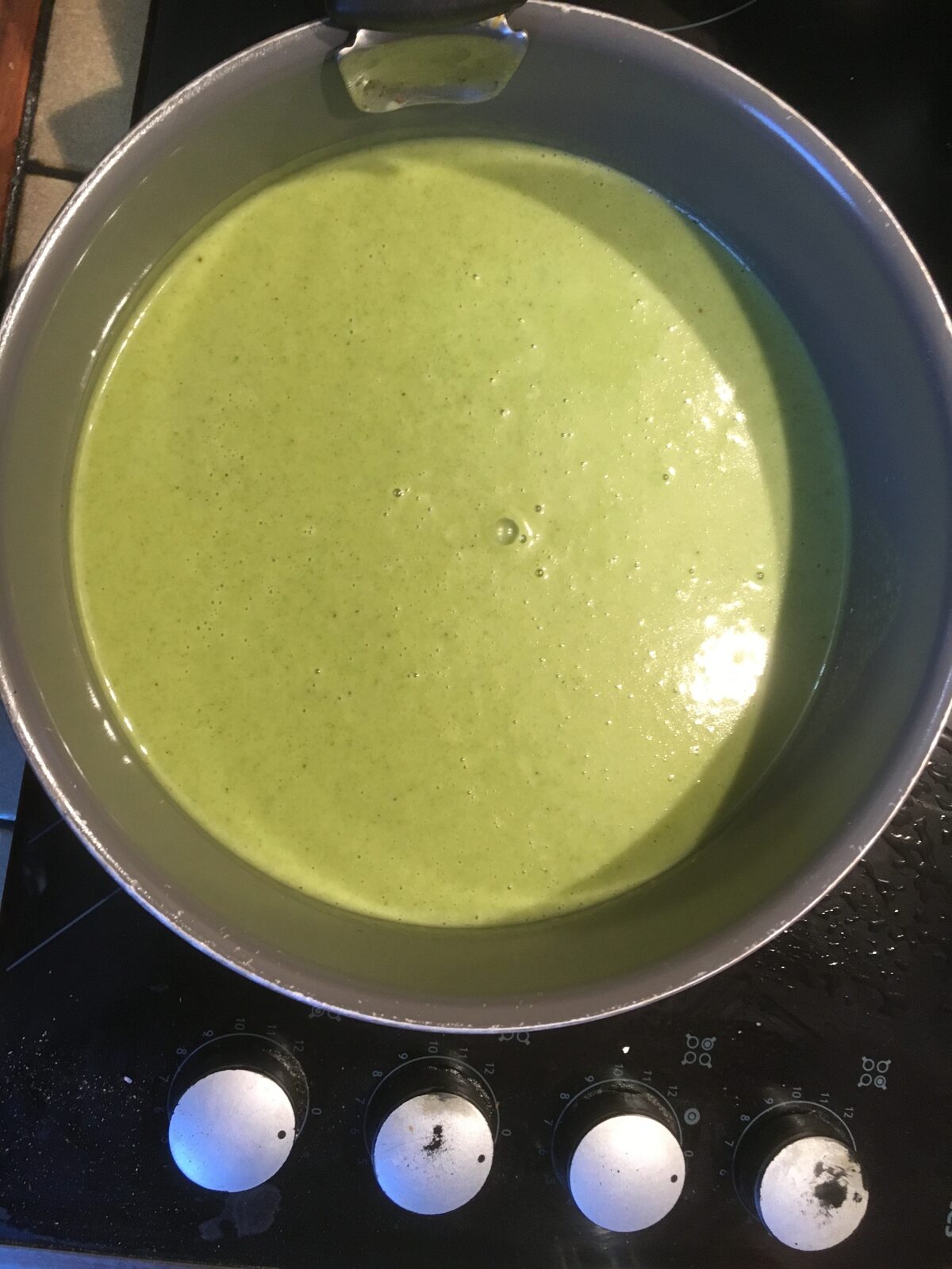 Velouté de fanes de radis