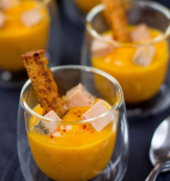 Velouté de potimarron aux épices et au foie gras