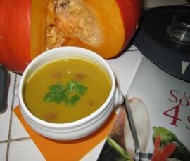 Velouté de potiron aux lardons fumés