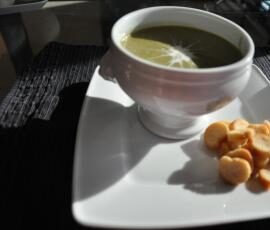 Velouté de radis noir et ses feuilles de blette