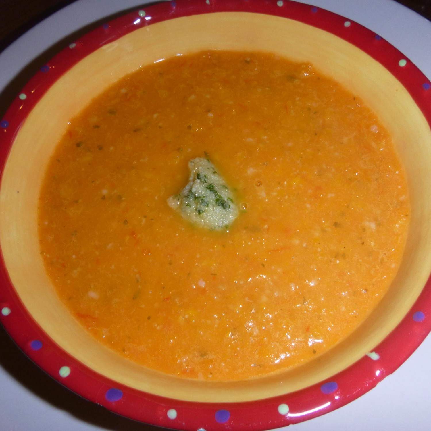 Velouté de tomates au pesto de persil