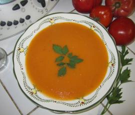 Velouté de tomates et céleri-branche