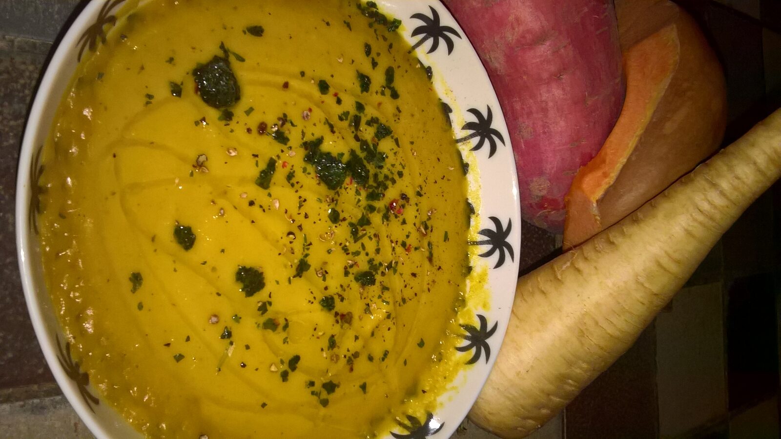 VELOUTE LEGUMES OUBLIES ET LAIT DE COCO