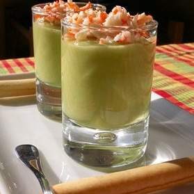 Verrine d'avocat au crabe saupoudrer de truffe