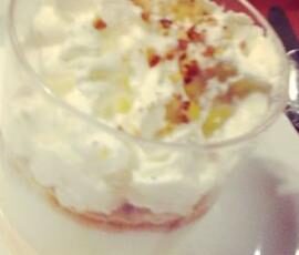 Verrine de Crumble aux 3 étages citron crème fouettée