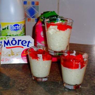 Verrine de riz au lait au St Môret et ses fraises