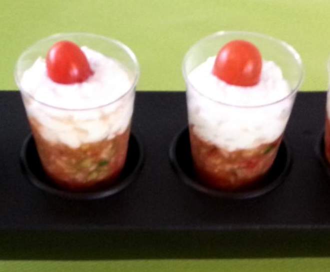 Verrine de tartare de tomates courgette et chèvre échalote ciboulette