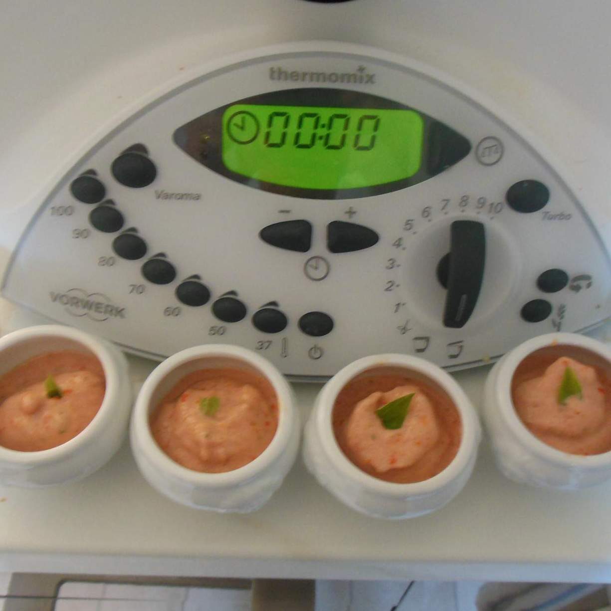 Verrines de sorbet tomates cerises basilic